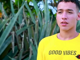 Novinho com bunda gostosa sendo fodido detached asian uncle sex videos