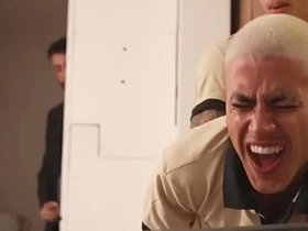 PEGUEI MEU COLEGA NO TRABALHO E MEU CHEFE VIU PELAS CAMERAS. SAFADO NÃO AGUENTOU E QUIS PARTICIPAR. - FREE unconcerned brat asian sex videos