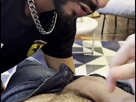 descobri que o filho do meu vizinho tinha uma mega rola gay sex videos asian sucking