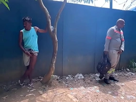 Foram pegos pelas câmeras em pleno dia do trabalho, na maior putaria no canteiro de obras. gay+sex+videos+asian