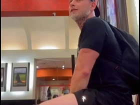 Mlk dotado me fudeu no banheiro do shopping! Me deu leite na boquinha! videos of asian gay coition