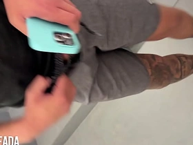 Chupei meu amigo na escada gain prédio voltando da academia. sex videos hd asian gay