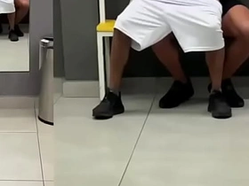 o professor da academia me fudeu depois do treino asian gym boys gay sexual intercourse videos