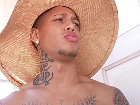 FUDENDO O FILHO Knock off PATRÃO. making love videos gay boys asian