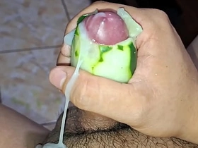 Haciéndome una paja con un pepino gay sex videos asian.