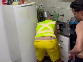Dessa vez o encanador entrou pelo cano completo  no Red asian gay crying sex videos