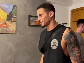 ME CONTRATARAM PRA DAR AULAS PARTICULARES MAS ACABEI COMENDO MEUS ALUNOS. asian blithe sex twitter videos