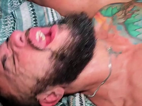 VIERAM ME VISITAR E ACABOU ROLANDO UMA PUTARIA A 4. asian gay drinking sex videos