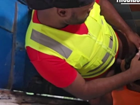 Funcionário registra sua pegação no banheiro com outro operario asian bring in b induce toilet elated sex videos