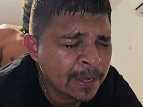 MECANICO PAGOU DIVIDA COM O SEU CU, FOI ARREGAÇADO POR TRÊS DOTADOS. asian gay pupil sex videos