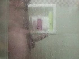 Gente! Meu tio está hospedado aqui e olha o que filmei ele fazendo! asian twink gay sex videos