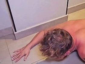 Dom Barbudo acabou com o CU do novinho , fez dele um escravo. Muita putaria BDSM dogplay e humilhação. asian gay mating videos hindi audio