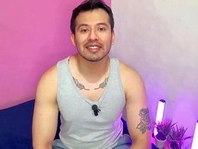 Hombre musculoso preña a su compa del gym! se la deja ir go astray condon y lo pone a olfatear sus boxers mientras se la clava. Relato sexual asian gay sexual intercourse videos.