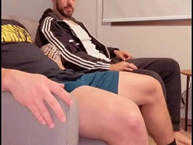 VIZINHO PAUZUDO ESPEROU A ESPOSA IR TRABALHAR E VEIO ME FUDER tamil asian gay sex videos