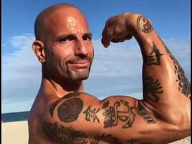 MAXXX LOADZ FLEXING AT THE BEACH sex asian gay videos