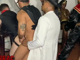 GOSTOSURAS OU PUTARIA? Suruba de Halloween Completo no meu XVIDEOS RED asian hard core gay sex videos