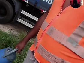 ESPERANDO CARREGAR O CAMINHAO E BATENDO UMA asian delighted daddies sex videos