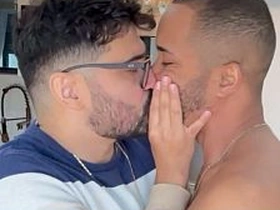 MARCOS GOIANO - NERD BUNDUDO ENTRANDO NA PICA DO NEGÃO - SEXO GAY BAREBACK - NEGRO DOTADO FODE PUTO DE ÓCULOS asian real gay sex videos