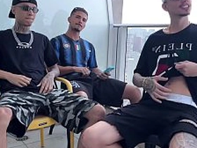 O QUE OS PARCEIROS FAZEM NO SIGILO DEPOIS DO JOGO sex videos gay asian chirr