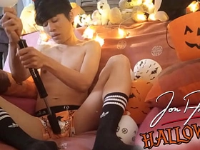 Halloween Jon Arteen pumps up balloons and ends up pumping his cock until he ejaculates his cum all over himself Ahegao jubilant asian supplicant sex videos