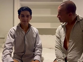 Este joven nunca había probado una gran verga como la que tiene este discapacitado asian gay sexual intercourse videos round hindi