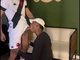 APOSTEI NO FUTEBOL E PERDI O CUZINHO PRO VAISCAINO. - FREE asian detached porn sex videos